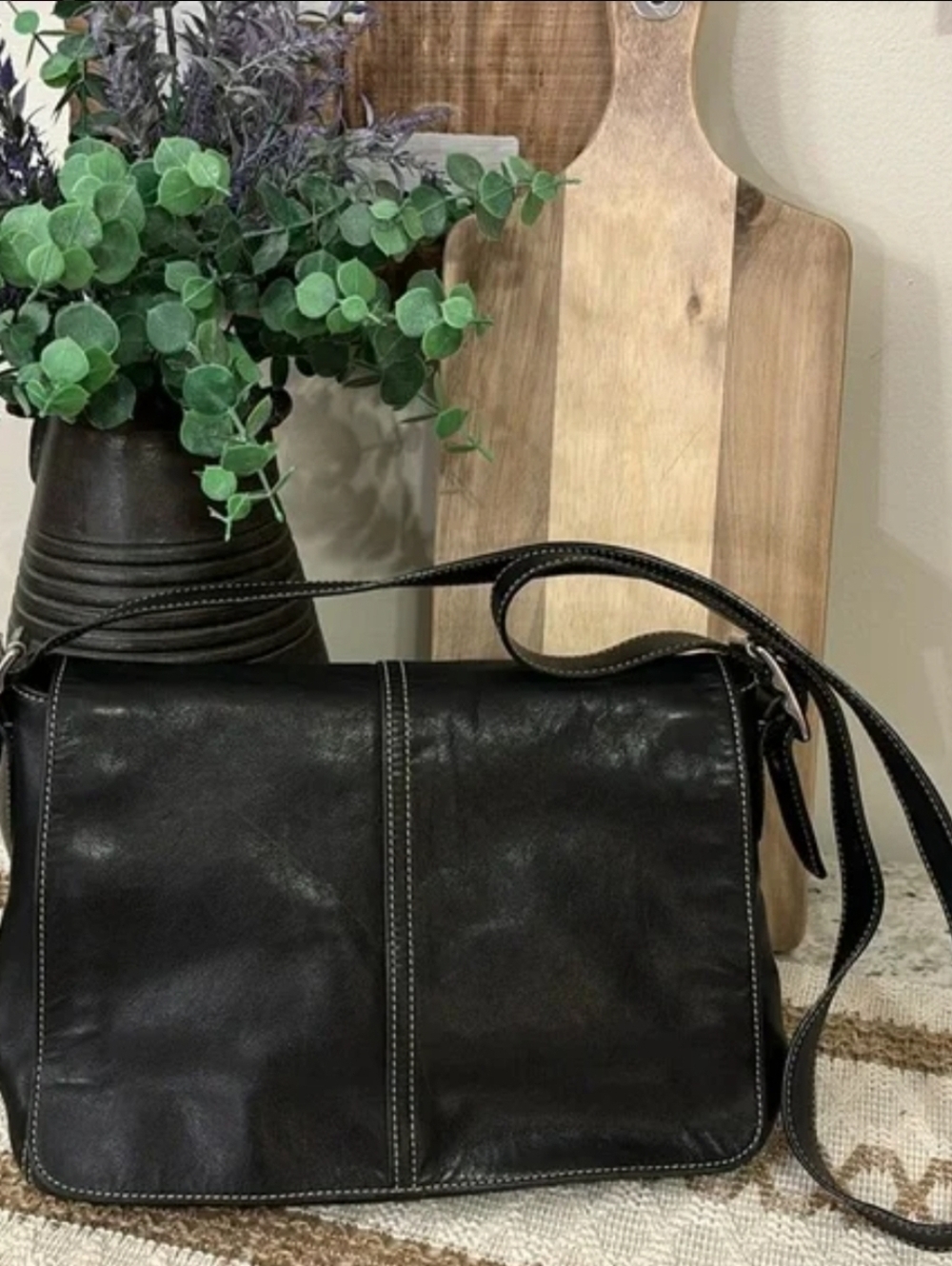 Vintage Coach Hampton black leather flap shoulder crossbody bag, model 9570